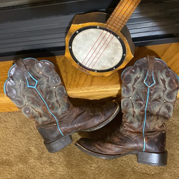 Women’s 6.5B cowboy boots by Ariat - Picture 4 of 7